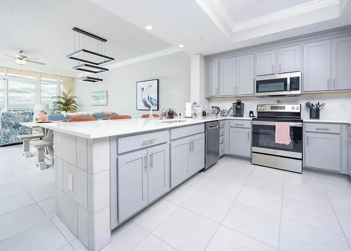 Phoenix Gulf Towers 2707 Apartment