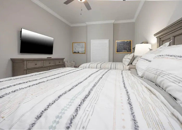 Phoenix Gulf Towers 2707 Apartment